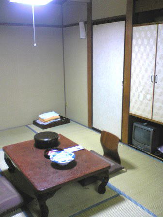 山形県堀久旅館２０５号室室内