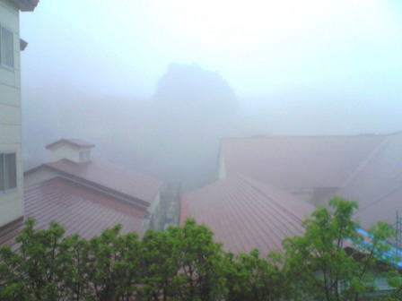 岩手県　須川高原温泉旅館　６１７号室からの眺め（雨天）
