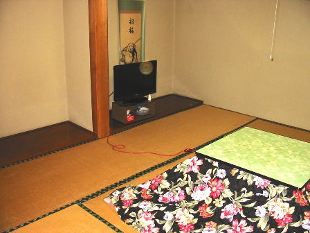 福島　老沢温泉旅館　１階客室内