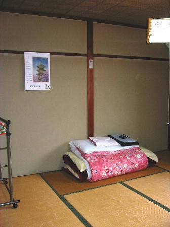 秋田　神湯館　１３号室内