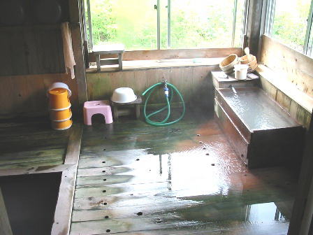 岩手　滝峡荘　川側浴室洗い場