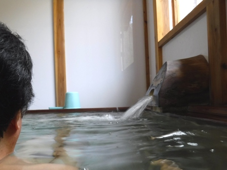 宮城　駒の湯　入浴者目線の浴槽写真
