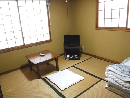 山形　民宿武蔵　４畳半客室室内