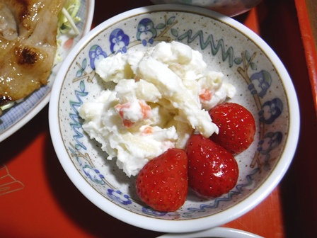 山形　民宿武蔵　夕食ポテマカサラダ