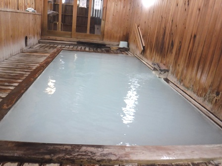 山形　蔵王温泉　上湯白濁